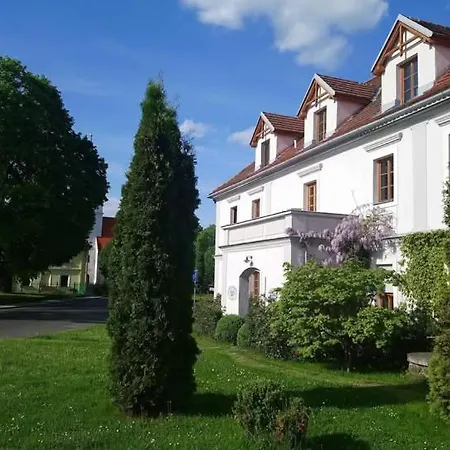 Vendégház Lazensky Dum